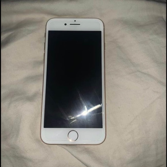 iPhone 8 rose gold 64 gb unlocked - Picture 3 of 3